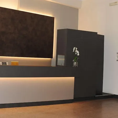 Hotel Giardino Arona